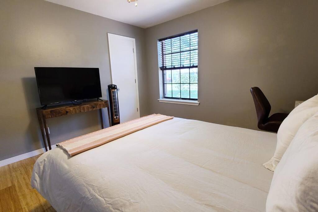 Centrally Located In Rogers And Bentonville! -Private Rooms Eksteriør billede