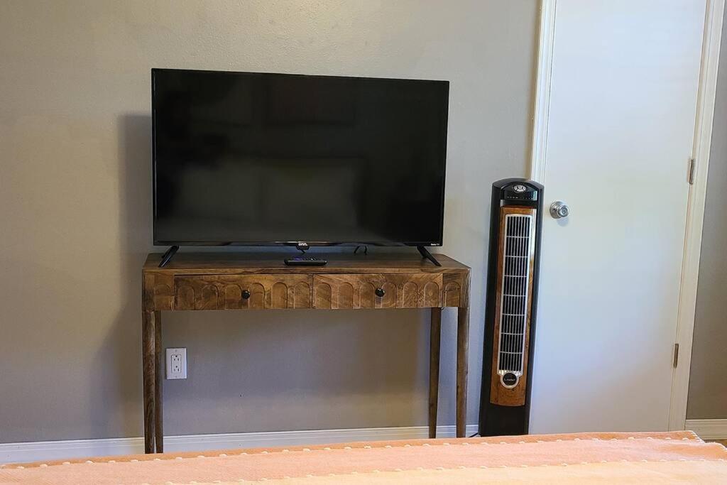 Centrally Located In Rogers And Bentonville! -Private Rooms Eksteriør billede