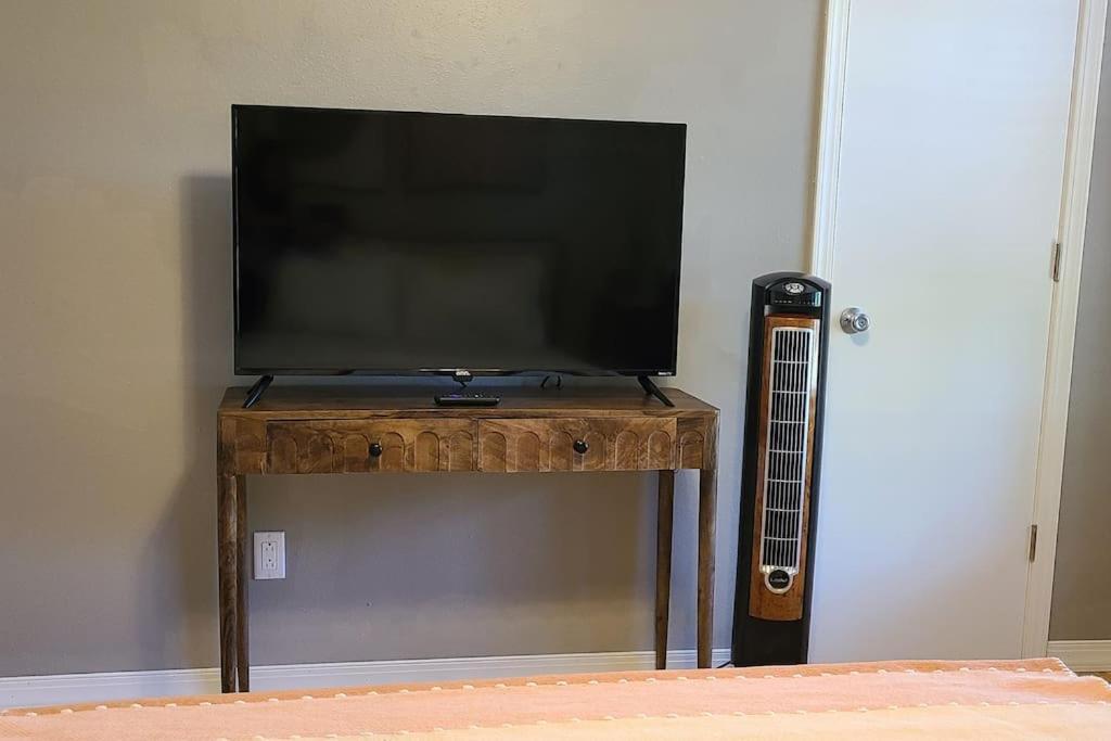 Centrally Located In Rogers And Bentonville! -Private Rooms Eksteriør billede