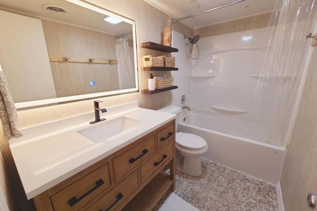 Centrally Located In Rogers And Bentonville! -Private Rooms Eksteriør billede