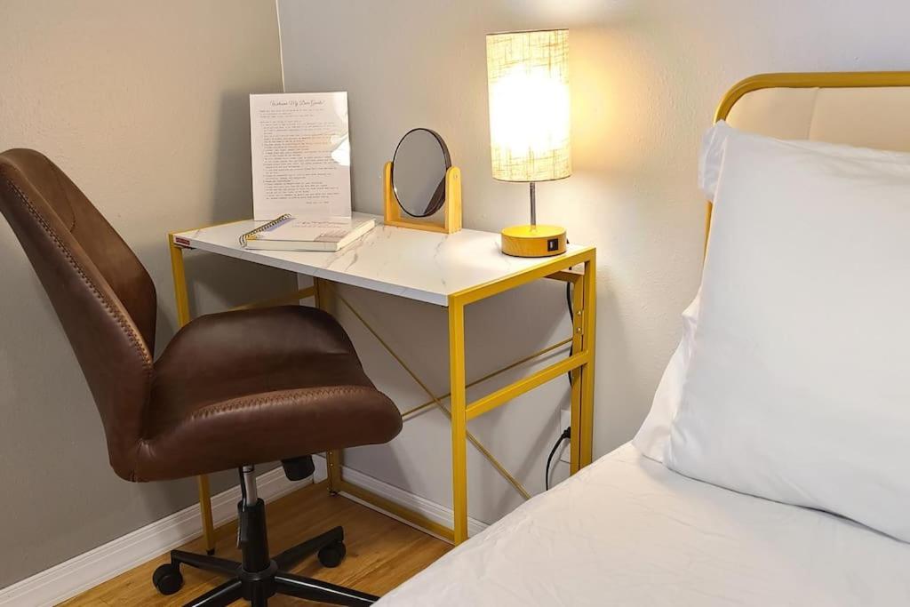 Centrally Located In Rogers And Bentonville! -Private Rooms Eksteriør billede